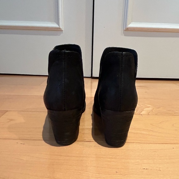 Steve Madden Black Heeled Booties (Women’s size 5) - Picture 4 of 5